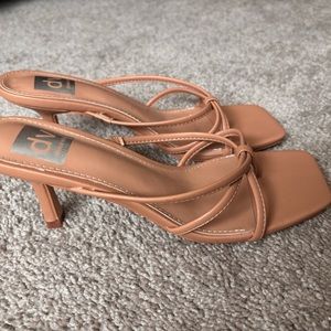 Worn twice DV kitten heels